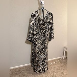 Elegant Black and White Patterned Dress